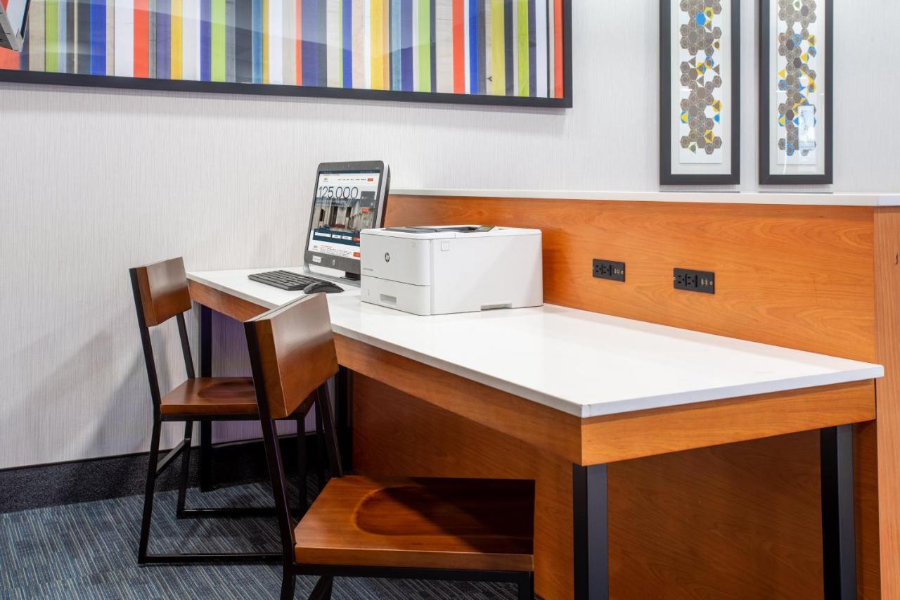 Holiday Inn Express Hotel & Suites Fort Wayne By Ihg Ellisville Екстер'єр фото
