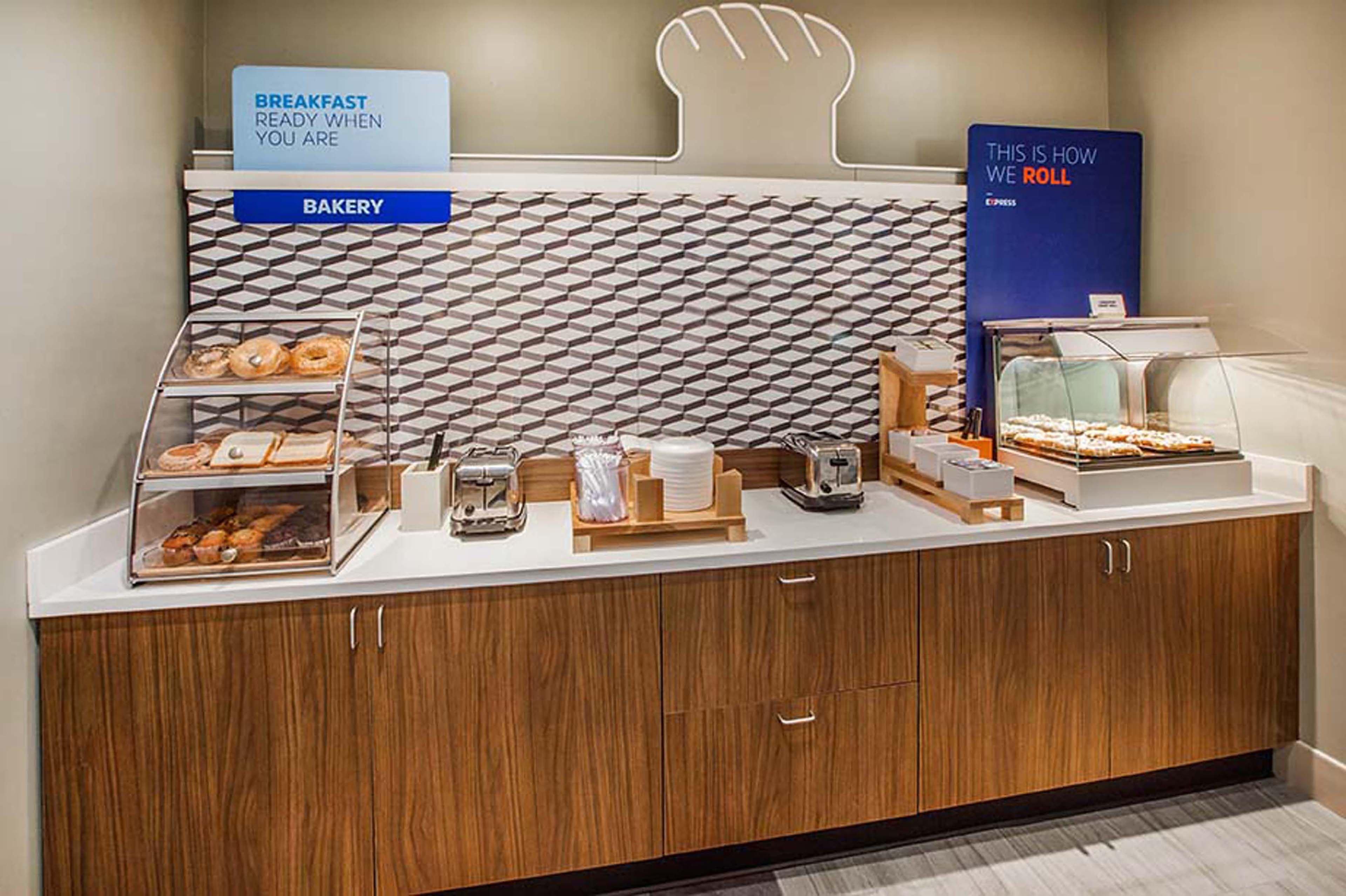 Holiday Inn Express Hotel & Suites Fort Wayne By Ihg Ellisville Екстер'єр фото